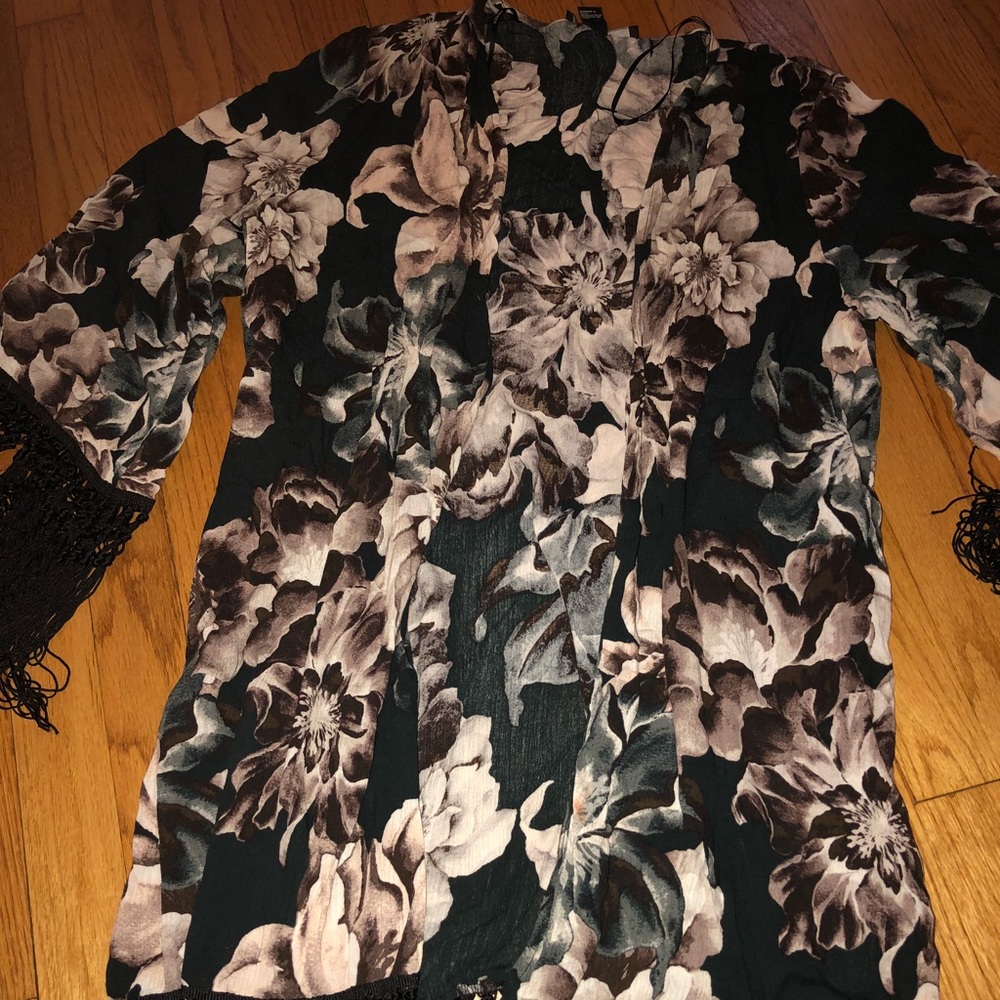 Floral cardigan/ shall